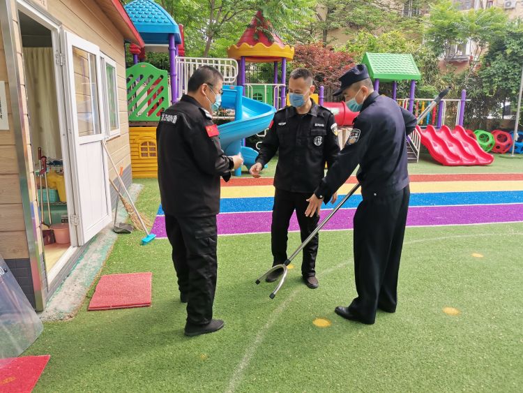 复课“神兽”“归笼” 安全守护 市北公安全力护航小学幼儿园复课工作