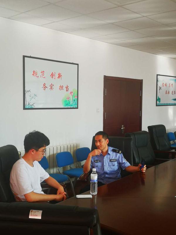 校服滨州16岁小伙来青岛见女网友 网购校服混进学校