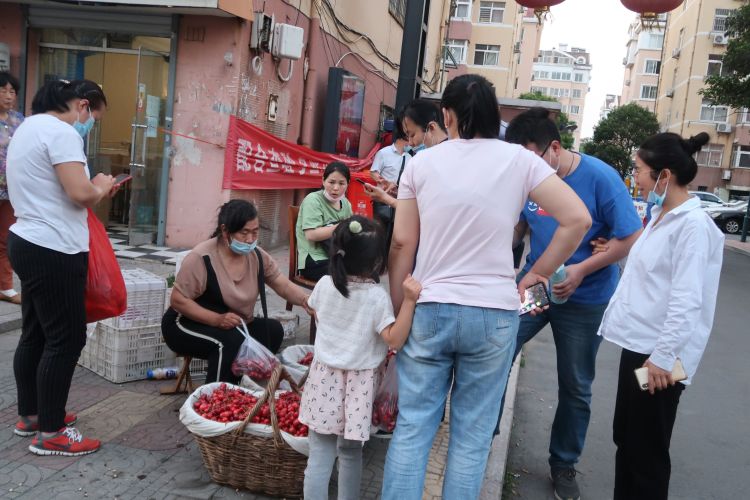 天热特别策划·图说 |青岛：天热了 地摊火了