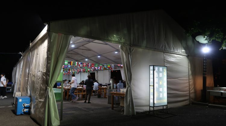 天热特别策划·图说 |青岛：天热了 地摊火了