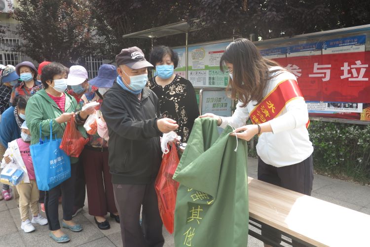 35年底前青岛将实现生活垃圾分类全覆盖 回收利用率不低于35％