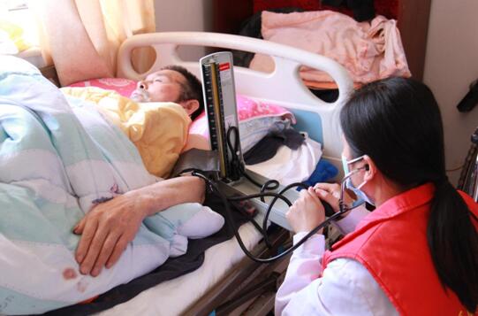 即墨区：长护险为贫困家庭撑起“保护伞”