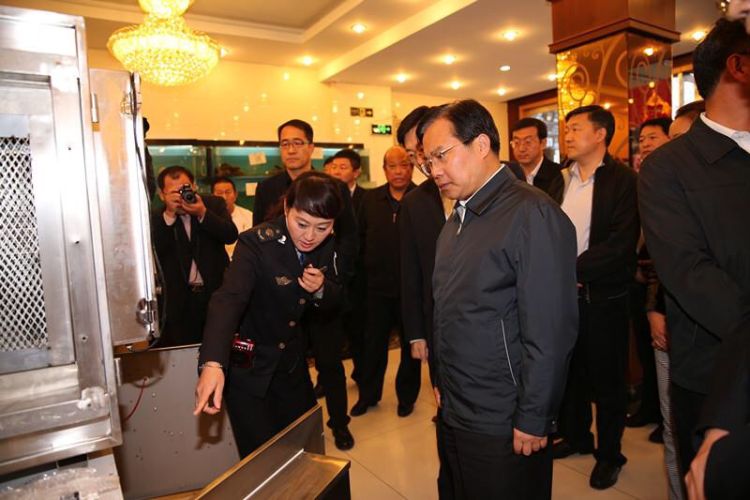 群众青岛市生态环境局市南分局环保先锋周璐：急群众所急 解群众所难