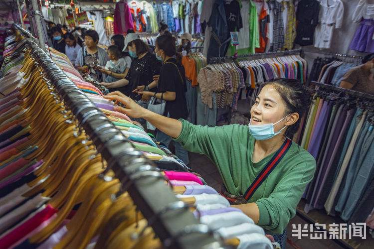 夜来香聚焦城阳区吕家庄夜市人：唱好勤奋歌 自有夜来香