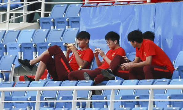 U19U19国青队6名队员因饮酒或被严惩 缺少自律毁了多少球员的前程？