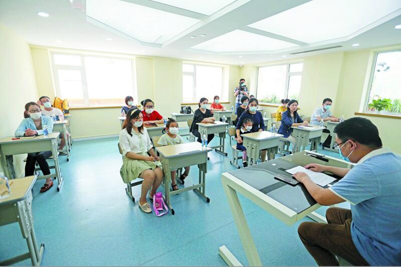 手机贴膜防蓝光片七成不达标 青岛市消保委发布消费提示