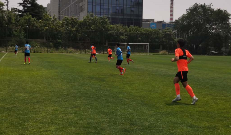 红狮中能红狮热身虎山：双方以老带新继续练兵 黄海旧将刘龙首发出场