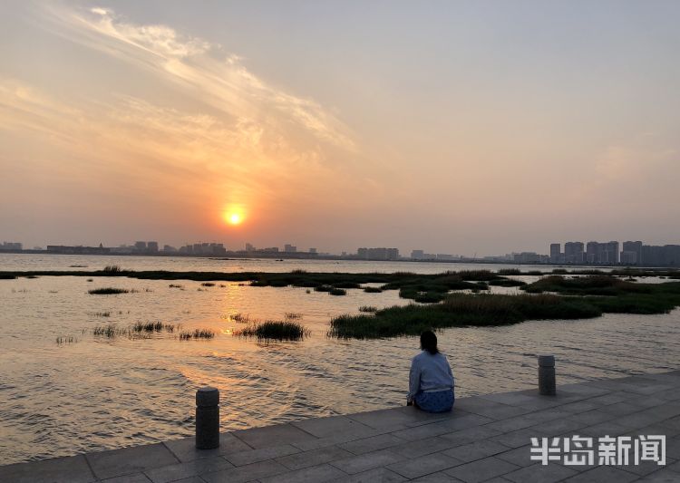 落日余晖青岛胶州湾国家级海洋公园：落日余晖 晚霞醉人