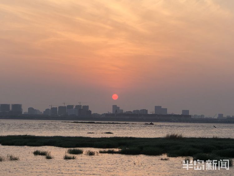 落日余晖青岛胶州湾国家级海洋公园：落日余晖 晚霞醉人