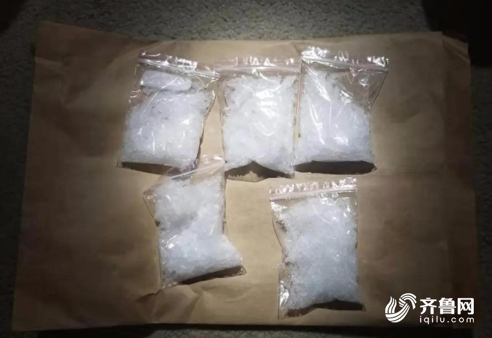 青岛“十公斤级”毒贩覆灭记：音箱内壁上藏冰毒 “取货仔”仅15岁