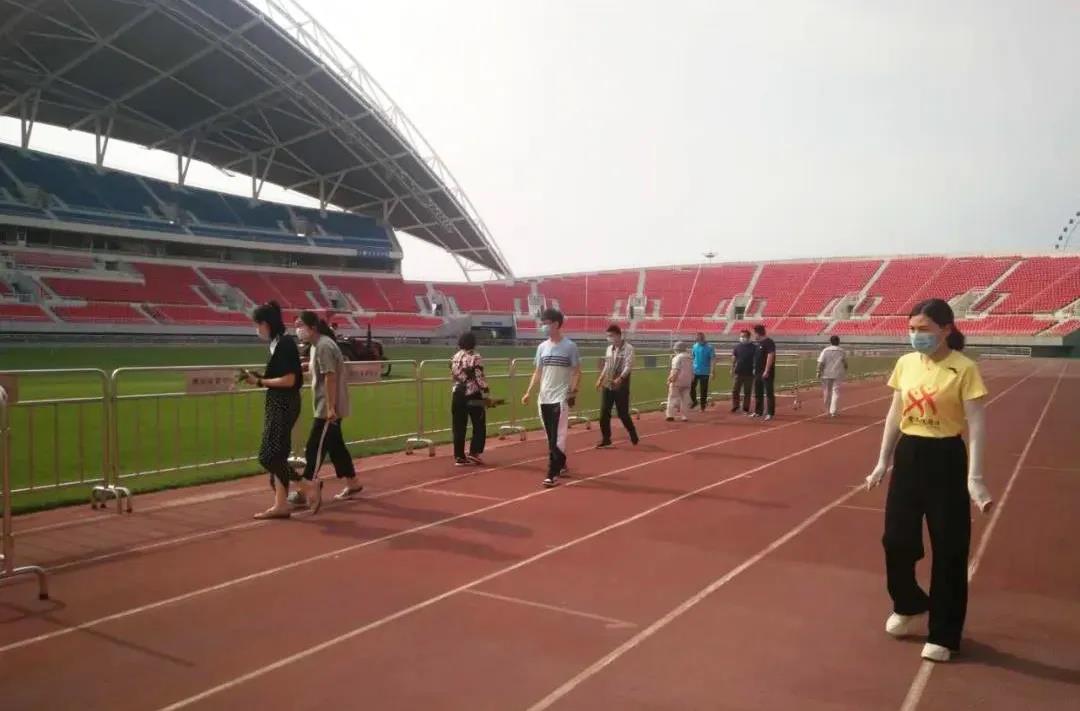 免费 潍坊奥体中心体育场跑道对外开放了