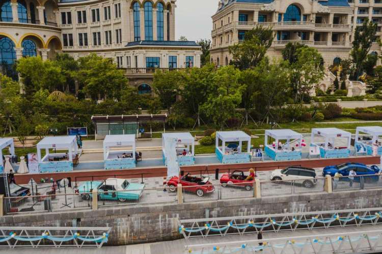 海上《海上奏鸣曲》正式上演 青岛东方影都首届海上婚礼秀华丽启幕