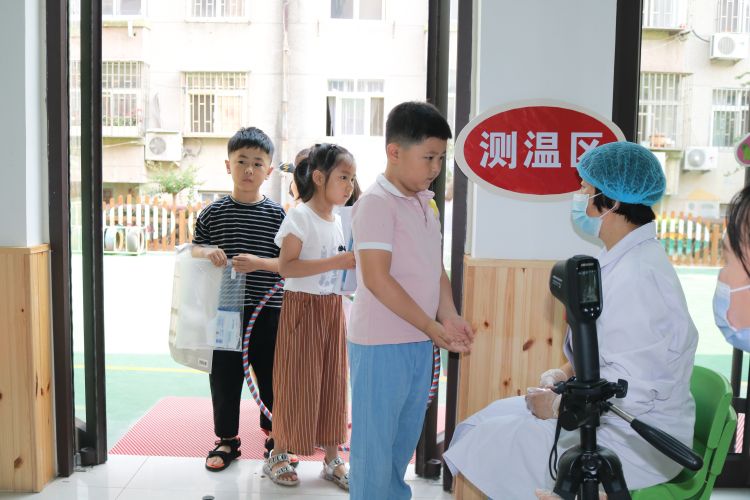 测体温即墨480所幼儿园6月8日复学 幼儿每天户外活动不少于2小时