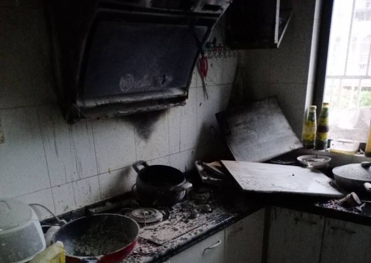 点赞居民身边的救火英雄纪毓波：看到了不出手 良心上过不去