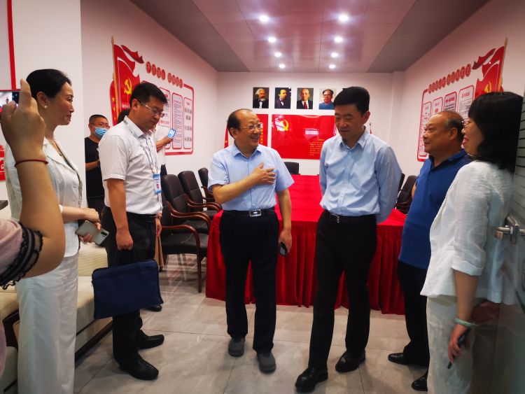 商会市派李沧区服务企业工作队到青岛市江苏商会走访调研