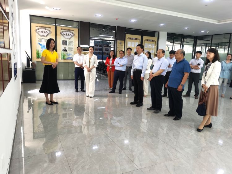 商会市派李沧区服务企业工作队到青岛市江苏商会走访调研