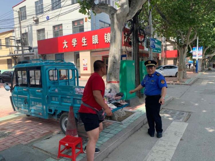 对得起莱西市综合行政执法局：穿着这身制服 就要对得起肩上的责任