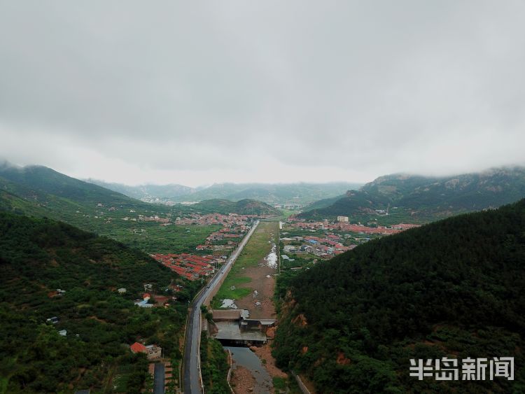 雨雾崂山区北宅街道：雨雾升腾 环绕青山