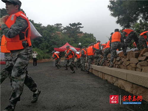 顶风冒雨开展防汛演练 青岛2020年水旱灾害及超标洪水防御演练圆满完成