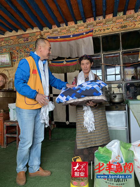 青岛税官王军：助失独老人情深似海 引众人善举蔚然成风