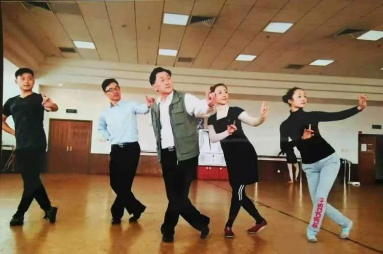 茂腔青岛市非遗传承人王本宏： 茂腔一唱就是“偶像” 用各种方式来记录、传承