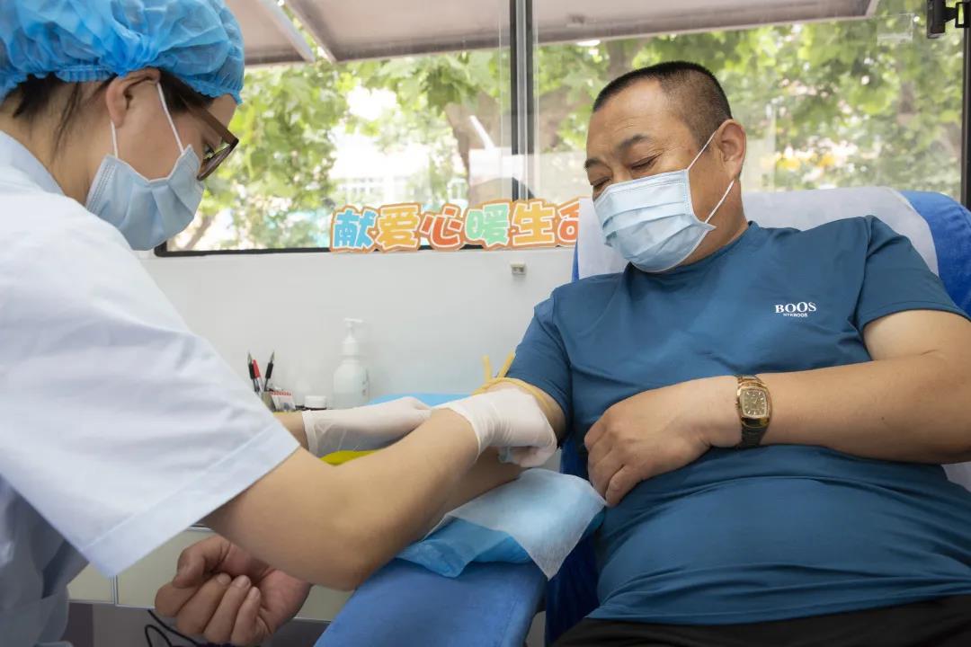 市场监管“硬核”党员义务献血60次