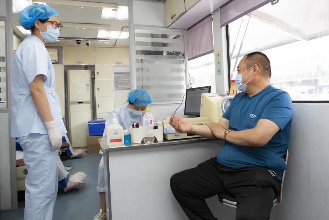 市场监管“硬核”党员义务献血60次