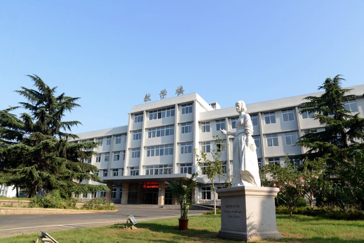 白衣天使山东省青岛卫生学校：白衣天使的摇篮