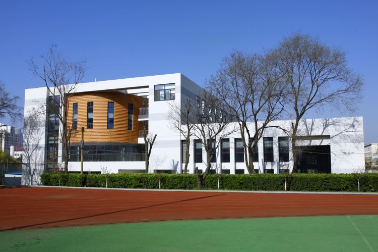 白衣天使山东省青岛卫生学校：白衣天使的摇篮