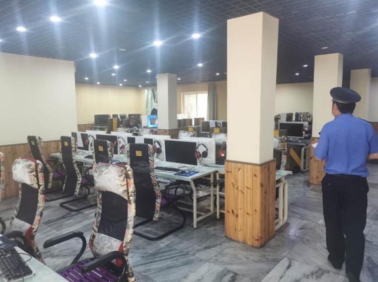 网吧安全防范不放松 青岛市南区执法人员开展网吧专项检查