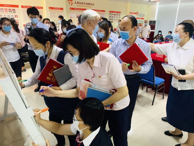 120青岛大港街道青海路社区：120个党建项目 30家“合伙人”来认领