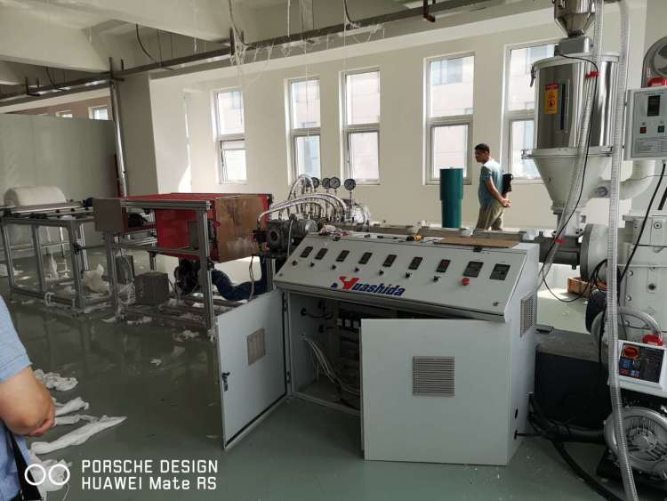 120120万买的熔喷布设备产不出合格产品 企业损失千万元订单