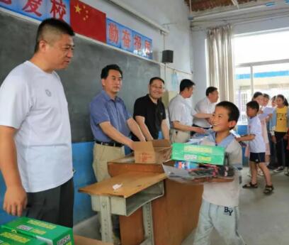 乡村一线我的日志系列报道之一：倾听百姓心声 多为百姓办事