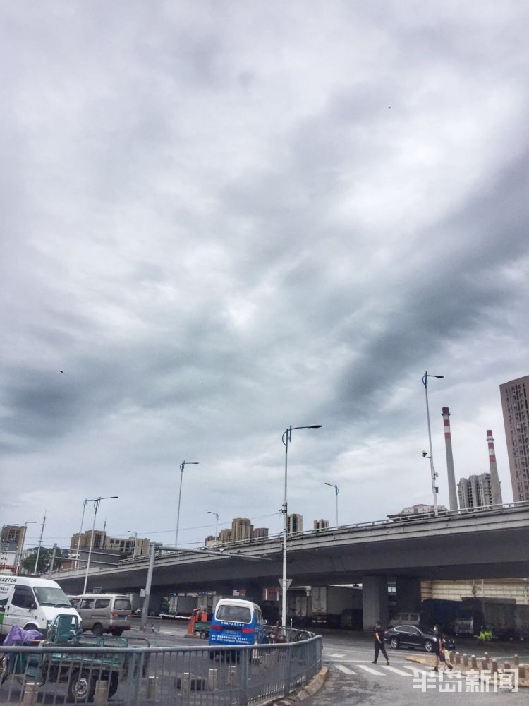 阴云密布青岛6月12日阴云密布加点小雨 最高气温22℃