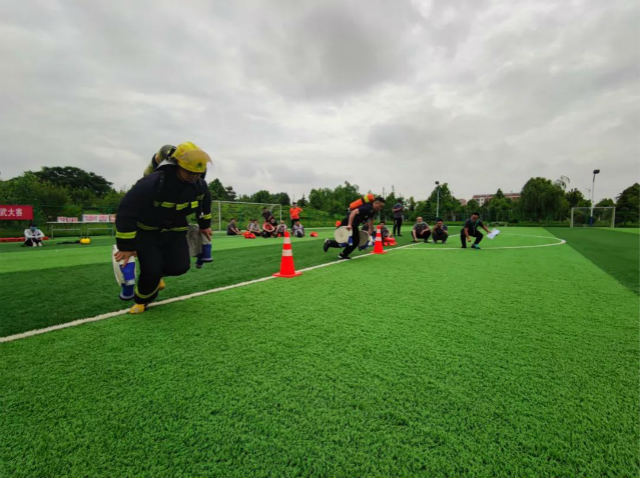 消防站微型消防站培训+比武 平度市消防救援大队为安全生产月助力