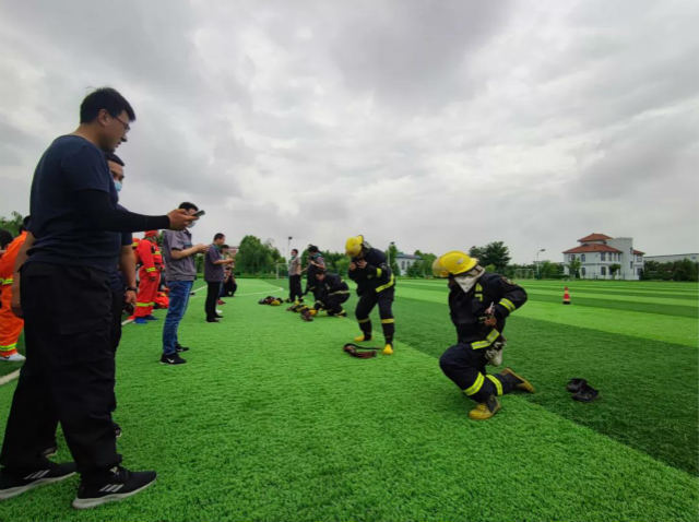 消防站微型消防站培训+比武 平度市消防救援大队为安全生产月助力