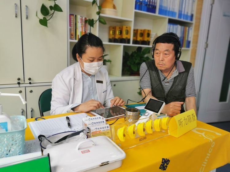 抗疫关爱最美逆行者 开封路社区为基层抗疫志愿者免费体检