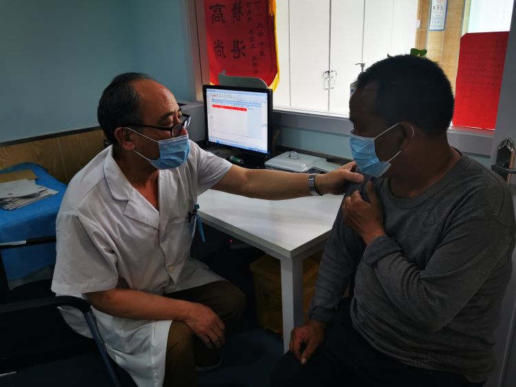 抗疫关爱最美逆行者 开封路社区为基层抗疫志愿者免费体检