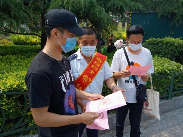 无偿献血无偿献血、你我同行 市北巴士志愿者在行动