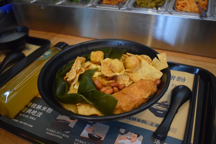 网红记者带您探访市北区新开业店铺 看看这些“逆风奔跑者”