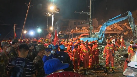 浙江温岭槽罐车爆炸惊魂三分钟 火海中村民用绳子救出十几名厂工