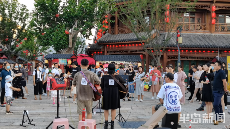 Ye夜即墨又回来了 古城内叫卖声、欢笑声不绝于耳