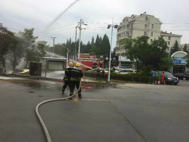 消市加油站起火？胶州消市消防救援大队实战演练10分钟灭火