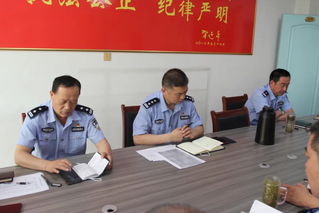 诸城交警开展危化品车辆隐患大排查大整治专项行动