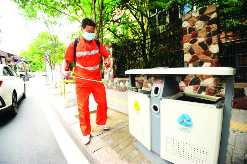 青岛在全市开展防蚊灭蚊行动 清理蚊虫孳生地