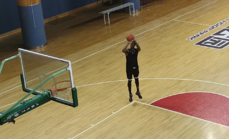 复赛北京男篮开始在青岛训练 国信体育馆做好CBA复赛准备