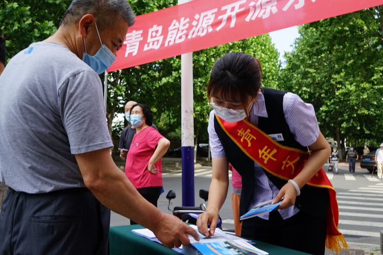 特邀嘉宾市南区八大湖街道：请来“特邀嘉宾”社区民警陈飞虎警官讲解防火灭火