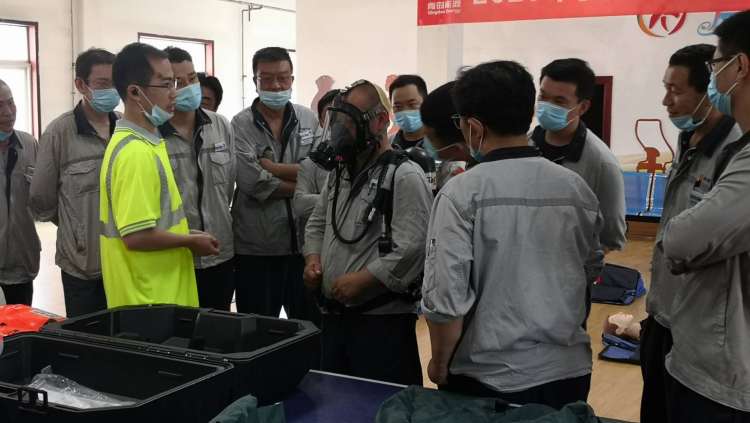 VR青岛能源集团开源热电公司开展安全培训 VR虚拟体验让工人身临其境