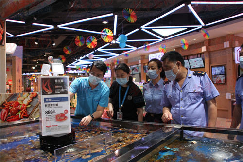 严抓食品安全 崂山区市场监督管理局全面检查进口肉类及海产品