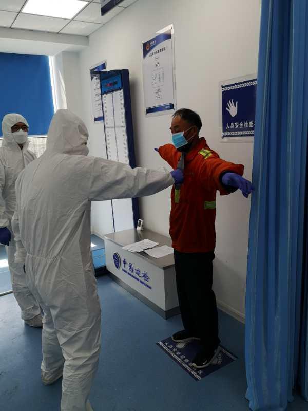 专班黄岛出入境边检站疫情专班：怀揣忠诚奉献在国门战役线上